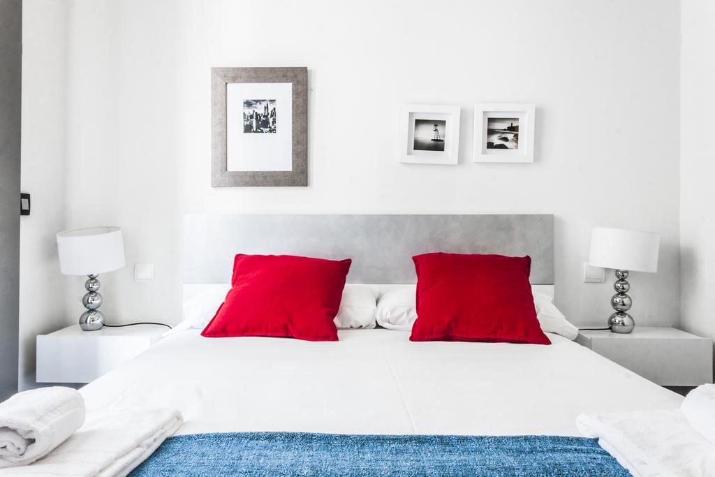 Gran Via Suites Мадрид Стая снимка