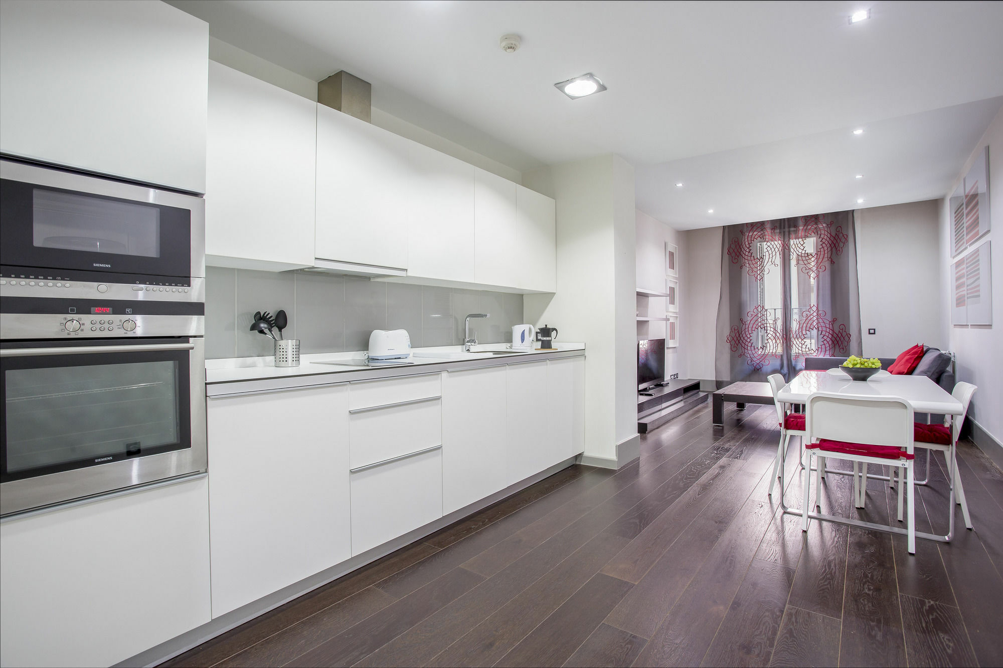 Gran Via Suites Мадрид Екстериор снимка