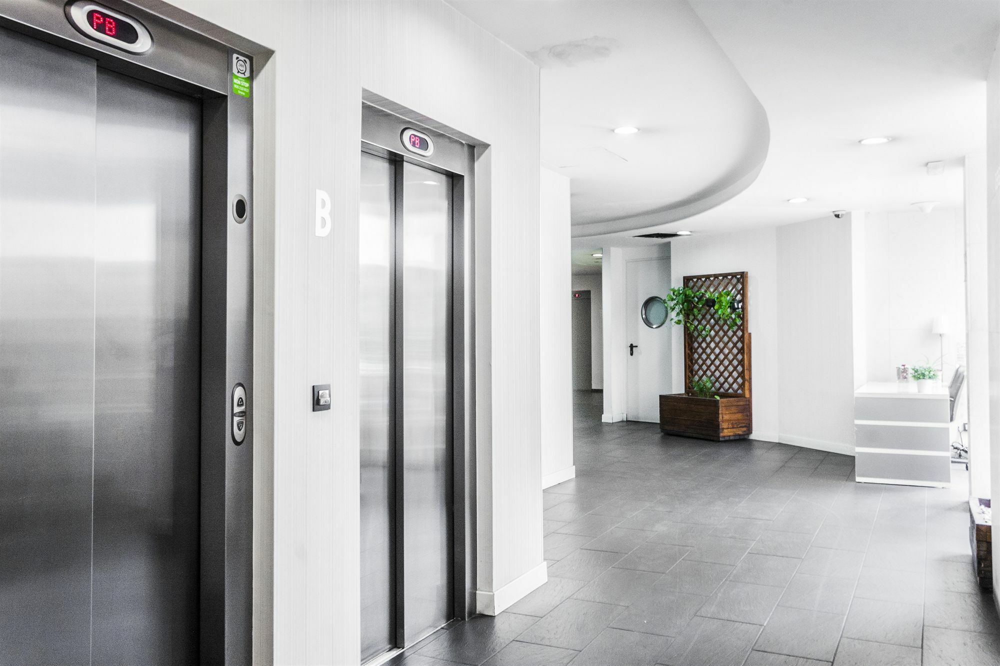Gran Via Suites Мадрид Екстериор снимка